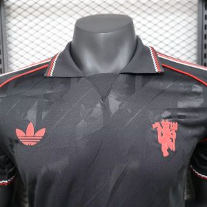 2024/2025 Player Version Manchester United Retro Black style Football Shirt  1:1 Thai Quality